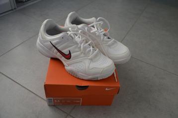 sportschoenen beschikbaar voor biedingen