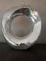 2 statuts pomme sequin, Ophalen