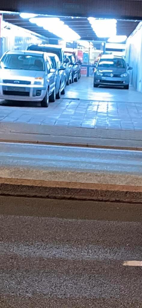 Garage showroom te huur, Immo, Garages en Parkeerplaatsen, Provincie Vlaams-Brabant