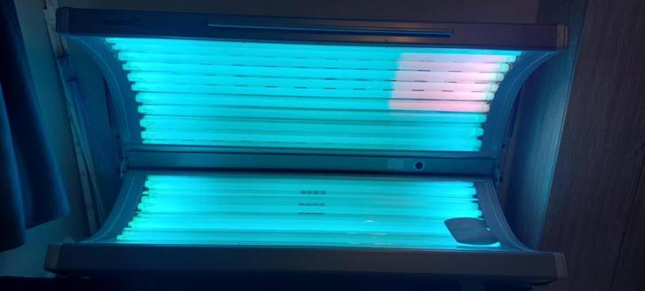 Zonnebank te koop, zeer goede staat, met gezichtsbruiner, Elektronische apparatuur, Zonnebanken en Gezichtsbruiners, Zo goed als nieuw