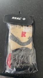 Keepershandschoenen Real, Sport en Fitness, Voetbal, Ophalen of Verzenden, Zo goed als nieuw