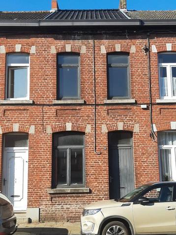 Maison à rénover située à Courcelles avec toiture neuve, Maison 2 façades, 115 m², 200 à 500 m², Ventes sans courtier
