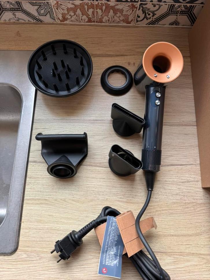 Dyson supersonic fohn, Handtassen en Accessoires, Uiterlijk | Haarverzorging, Nieuw, Ophalen of Verzenden