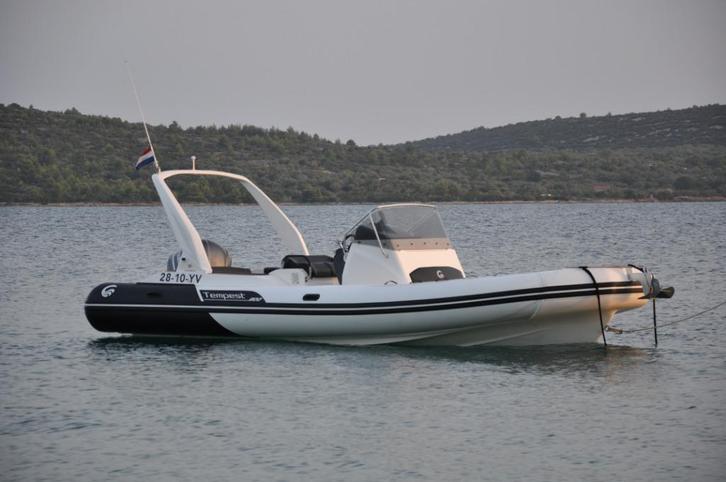 Capelli Tempest semi-rigide boot, Watersport en Boten, Rubberboten, Zo goed als nieuw, Overige merken, 200 pk of meer, Benzine