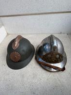 Wo2 lot van 2 Adrian helmen, Verzamelen, Ophalen of Verzenden