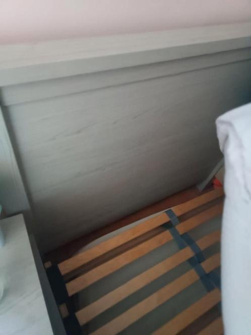 Tienerkamer . bed + nachtkastje + 2 deurs kleerkast + bureau, Huis en Inrichting, Slaapkamer | Complete slaapkamers, Ophalen