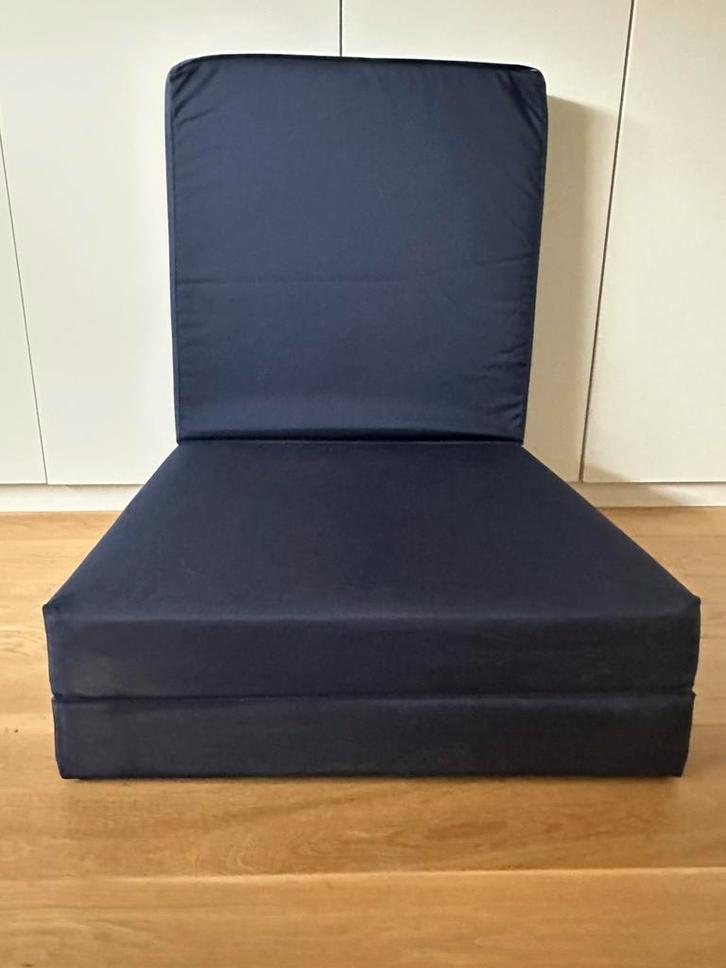 Logeermatras opvouwbaar donkerblauw, Huis en Inrichting, Slaapkamer | Slaapbanken, Zo goed als nieuw, Ophalen