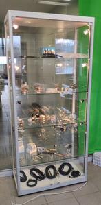 glazen plankkast voor tentoonstellingswinkel, Ophalen