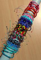 Verstelbare armband met rocailles, Ophalen of Verzenden, Nieuw, Overige kleuren, Overige materialen