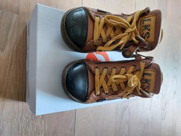 Schoenen / hoge sneaker jongen maat 25 Luca beschikbaar voor biedingen