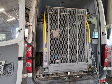 Rolstoellift AMF-Bruns Linearlift AL1 400KG 2014 lift beschikbaar voor biedingen