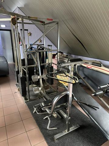 Multi functioneel fitness toestel.  beschikbaar voor biedingen