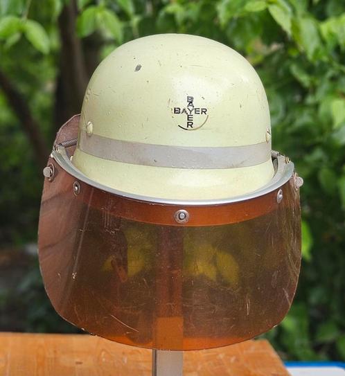 Brandweerhelm brandweer Duitsland Bayer werk feuerwehr, Collections, Objets militaires | Général, Enlèvement ou Envoi