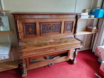 piano beschikbaar voor biedingen