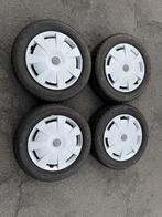 Pneus hiver 205 55 16 jantes en tôles + enjoliveurs Audi A3, Autos : Pièces & Accessoires, Pneus & Jantes, Enlèvement, Pneus hiver