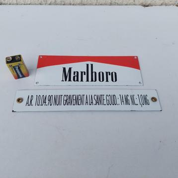 2 X GEËMAILLEERDE BORDEN MARLBORO  SIGARETTEN A.R. 10.04 90  beschikbaar voor biedingen