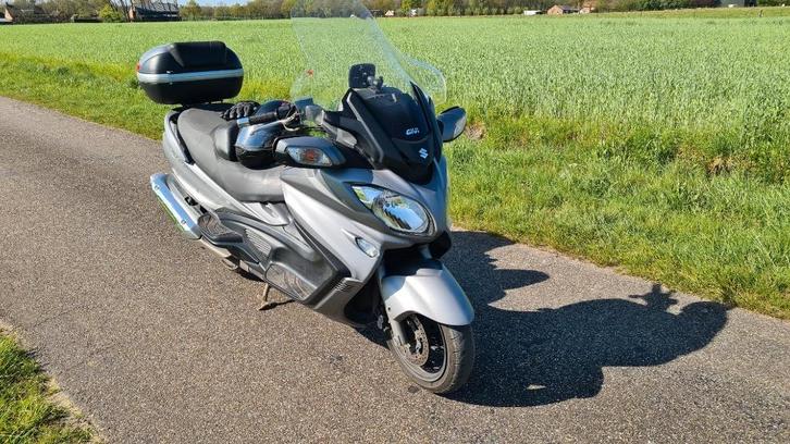 Luxe motorscooter, Motoren, Motoren | Suzuki, Particulier, Scooter, meer dan 35 kW, Motorrijbewijs A, ABS, Handvatverwarming, Zadelverwarming