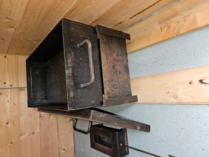 Robuste metalen rookoven - ideel voor vlees en vis, Huis en Inrichting, Keuken | Keukenbenodigdheden, Zo goed als nieuw, Ophalen