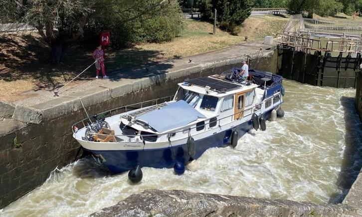 Vedette hollandaise 13m80, Watersport en Boten, Motorboten en Motorjachten, Gebruikt, Staal, 12 meter of meer, Diesel, Binnenboordmotor