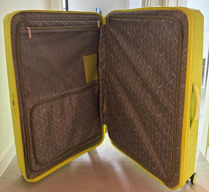 Koffer American Tourister Fast Forward (78cm) nieuw, Handtassen en Accessoires, Koffers, Nieuw, Hard kunststof, 70 cm of meer