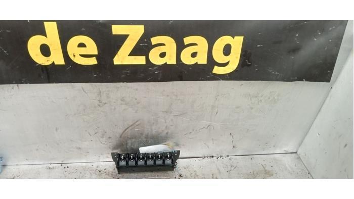 Commutateur vitre électrique d'un Mini Mini, Autos : Pièces & Accessoires, Tableau de bord & Interrupteurs, Mini, Utilisé, 3 mois de garantie