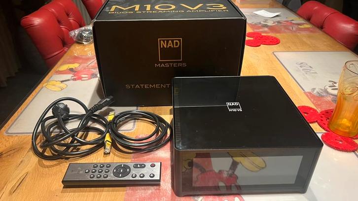 NAD M10 V3 streaming versterker, Audio, Tv en Foto, Versterkers en Ontvangers, Zo goed als nieuw, Stereo, Ophalen of Verzenden