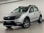 Dacia Sandero 0.9 TCE 90CV STEPWAY 1ere MAIN AUTO CAMERA GPS, Auto's, Automaat, 898 cc, Stof, Bedrijf