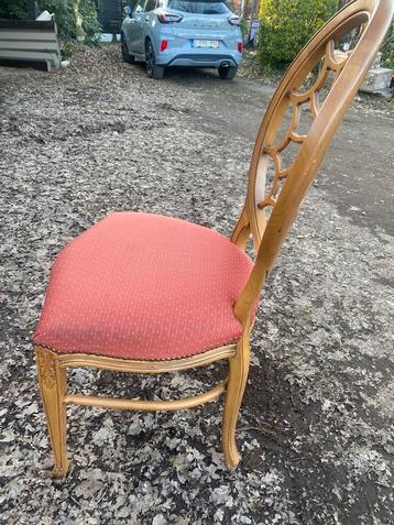 Stoelen  beschikbaar voor biedingen