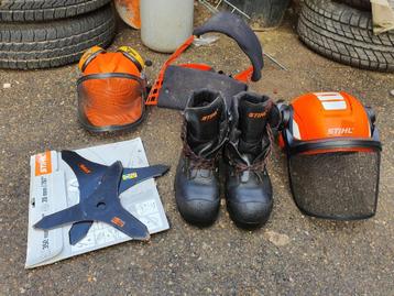 LOT STIHL ADVANCE Vent Helmset & STIHL FUNCTION Lederen laar beschikbaar voor biedingen