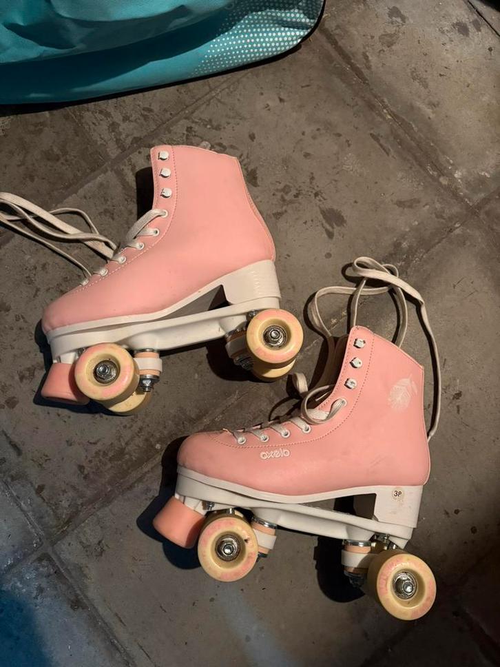 Rolschaatsen + volledige bescherming, Kinderen en Baby's, Speelgoed | Buiten | Rolschaatsen, Zo goed als nieuw, Ophalen