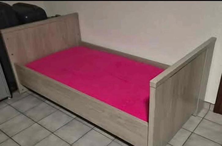 Peuterbed, Kinderen en Baby's, Kinderkamer | Bedden, Zo goed als nieuw, 140 tot 160 cm, 70 tot 85 cm, Lattenbodem, Matras, Ophalen