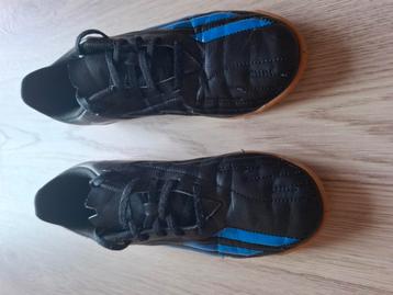 Adidas voetbalsneakers/ Maat:38/ Zo goed als nieuw beschikbaar voor biedingen