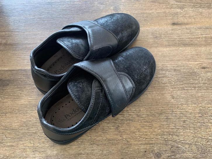 Zwarte damesschoen Podowell, maat 42, Kleding | Dames, Schoenen, Zo goed als nieuw, Zwart, Ophalen of Verzenden
