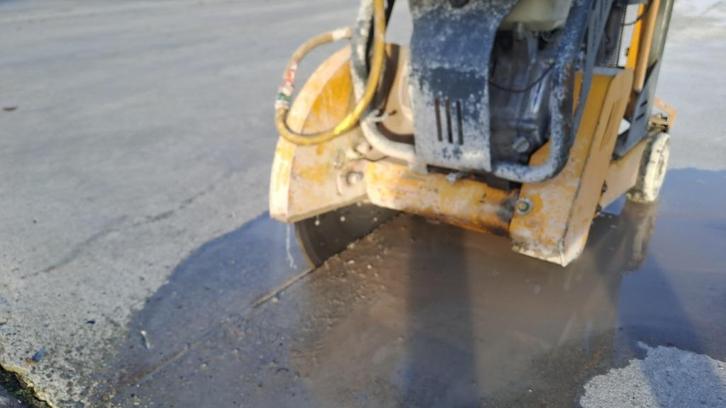 Betonzaagmachine te huur, Doe-het-zelf en Bouw, Overige Doe-Het-Zelf en Bouw, Zo goed als nieuw, Ophalen