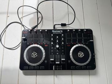 Numark Mixtrack Pro 2 - DJ-set beschikbaar voor biedingen