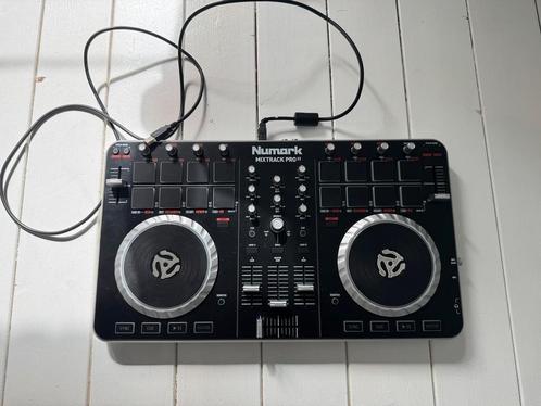 Numark Mixtrack Pro 2 - DJ-set, Muziek en Instrumenten, Dj-sets en Draaitafels, Zo goed als nieuw, Dj-set, Numark, Ophalen