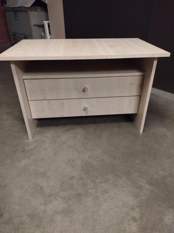 Te koop TV kastje  beschikbaar voor biedingen