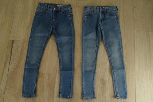 Set van 2 identieke jeansbroeken Hema skinny fit maat 128, Kinderen en Baby's, Kinderkleding | Maat 128, Zo goed als nieuw, Meisje