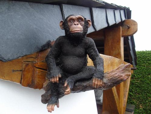 statue d un singe assis sur branche avec relief , superbe !, Jardin & Terrasse, Statues de jardin, Neuf, Animal, Synthétique, Enlèvement ou Envoi