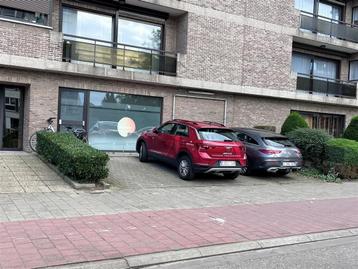 Commercieel te koop in Deurne, 3 slpks beschikbaar voor biedingen