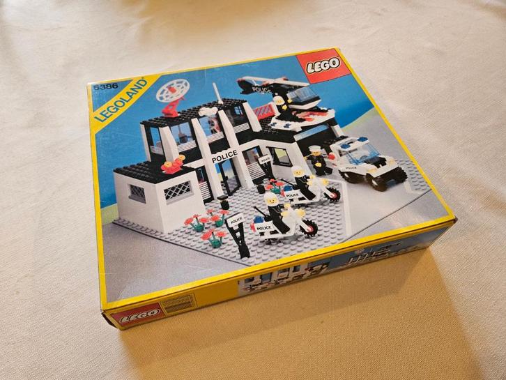 LEGO Classic Town 6386 Police Command Base MET DOOS ZELDZAAM, Kinderen en Baby's, Speelgoed | Duplo en Lego, Zo goed als nieuw