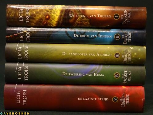 Drakenmeisje - Licia Troisi - Fantoom - 5x - Hardcover, Boeken, Fantasy, Gelezen, Ophalen of Verzenden