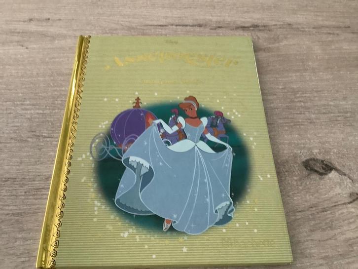 Disney Assepoester gouden voorleesboekje (2021), Boeken, Kinderboeken | Kleuters, Zo goed als nieuw, Sprookjes, 4 jaar, Jongen of Meisje