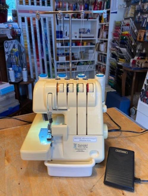 Breitner locker met nieuwe messen - ideaal voor starter!, Hobby en Vrije tijd, Naaimachines en Toebehoren, Gebruikt, Lockmachine
