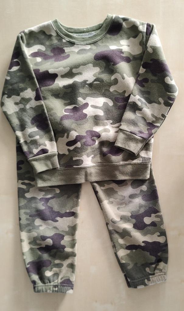 Jogging legerprint, maat 5 jaar, Enfants & Bébés, Vêtements enfant | Taille 110, Utilisé, Garçon, Ensemble, Enlèvement ou Envoi
