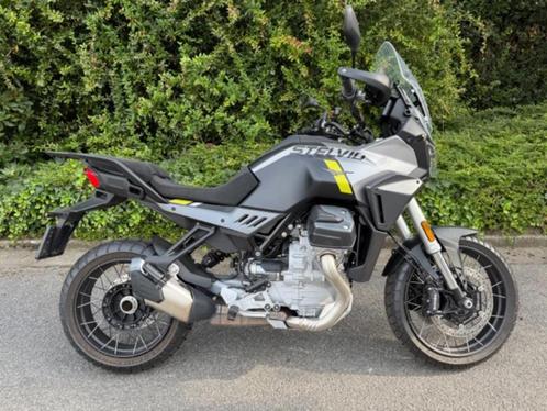 Moto Guzzi Stelvio - 2025 - Demo voertuig, Motoren, Motoren | Moto Guzzi, Bedrijf, Toermotor, meer dan 35 kW, 2 cilinders, Motorrijbewijs A