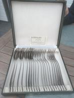 Boîte à couverts avec cuillères et fourchettes, Antiquités & Art, Enlèvement ou Envoi
