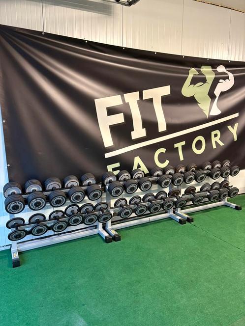 4-32kg Technogym dumbells fitness, Sport en Fitness, Fitnessmaterialen, Ophalen