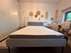 1X GEBRUIKT: dubbel bed, compleet met matras., Maison & Meubles, Chambre à coucher | Lits, Deux personnes, Enlèvement, 140 cm