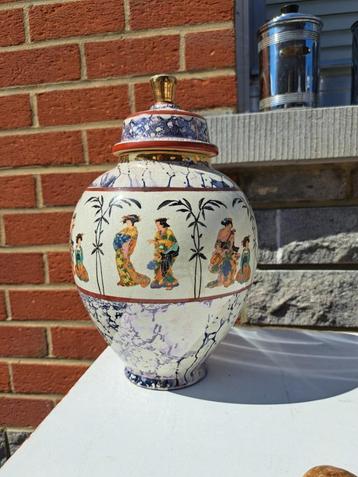 Vase en faience de Wasmuel beschikbaar voor biedingen